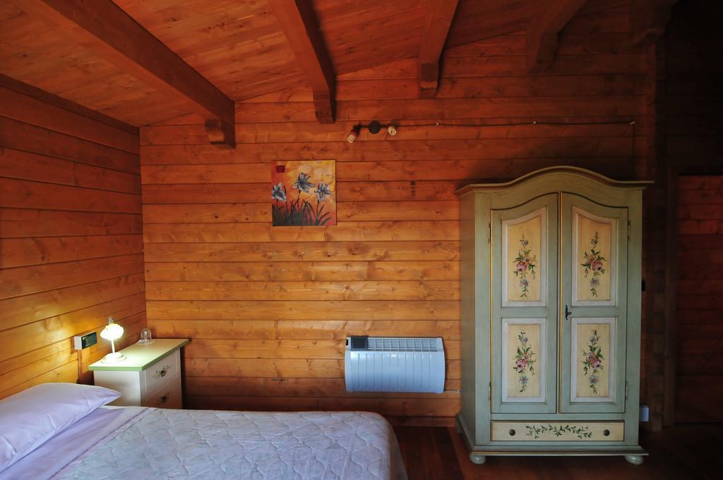 Chalet Dei Parchi Bed & Breakfast Saracinesco ห้อง รูปภาพ